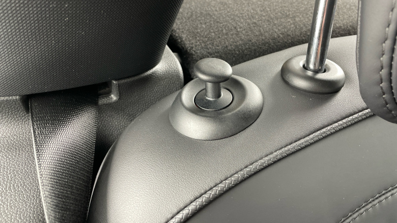 MINI Hatchback 1.5 Cooper Exclusive Premium 5dr Petrol Hatchback